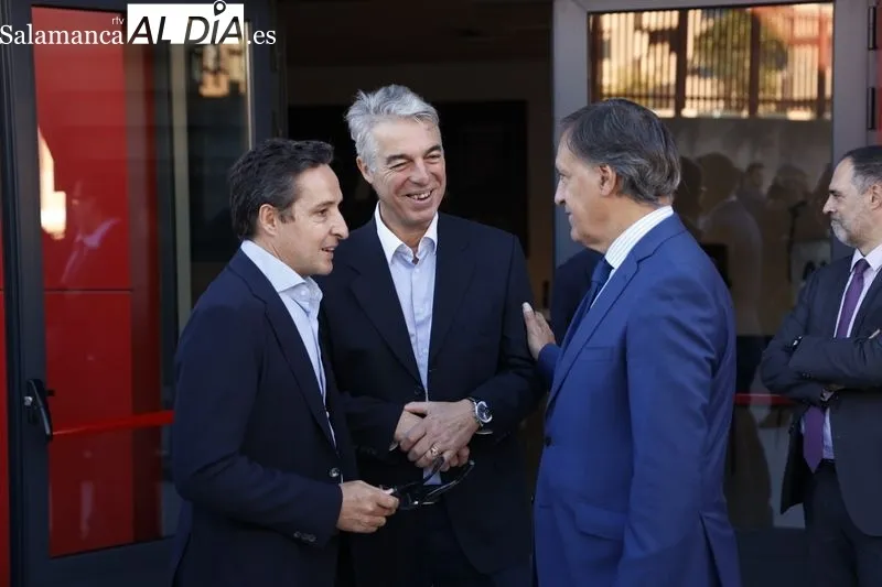 Inauguración del Centro de Internet de las Cosas e Inteligencia Artificial en la Avenida de Santiago Madrigal, en el barrio de Puente Ladrillo. Foto de David Sañudo
