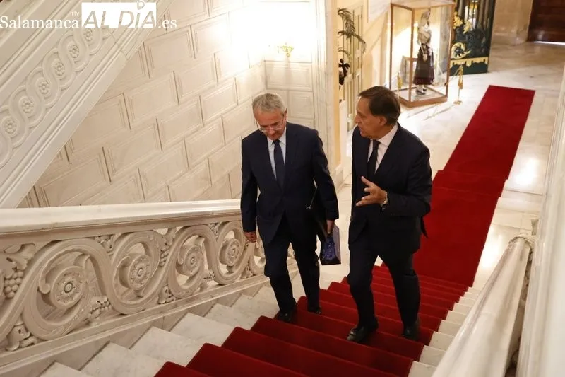 Visita al Ayuntamiento de Salamanca de Robert Krmelj, embajador de Eslovenia en España. Foto de David Sañudo