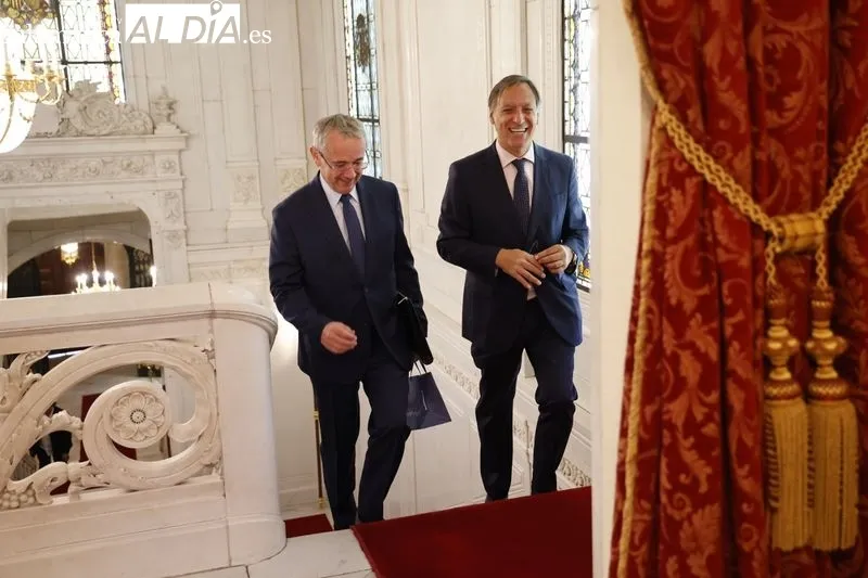 Visita al Ayuntamiento de Salamanca de Robert Krmelj, embajador de Eslovenia en España. Foto de David Sañudo