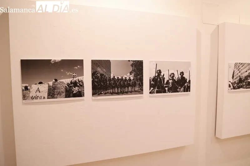 Exposición “Despertar do desatino”, del fotógrafo brasileño Mateus Vidigal en el Centro de Estudios Brasileños. Foto de David Sañudo
