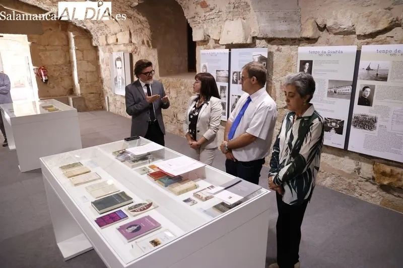 Exposición 'Eduardo Lourenço vida y obra de un heterodoxo', en la sala B de la Hospedería Fonseca. Foto de David Sañudo
