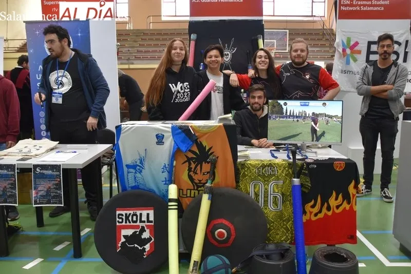 Feria de Bienvenida de la USAL en el pabellón Unamuno. Foto de Vanesa Martins