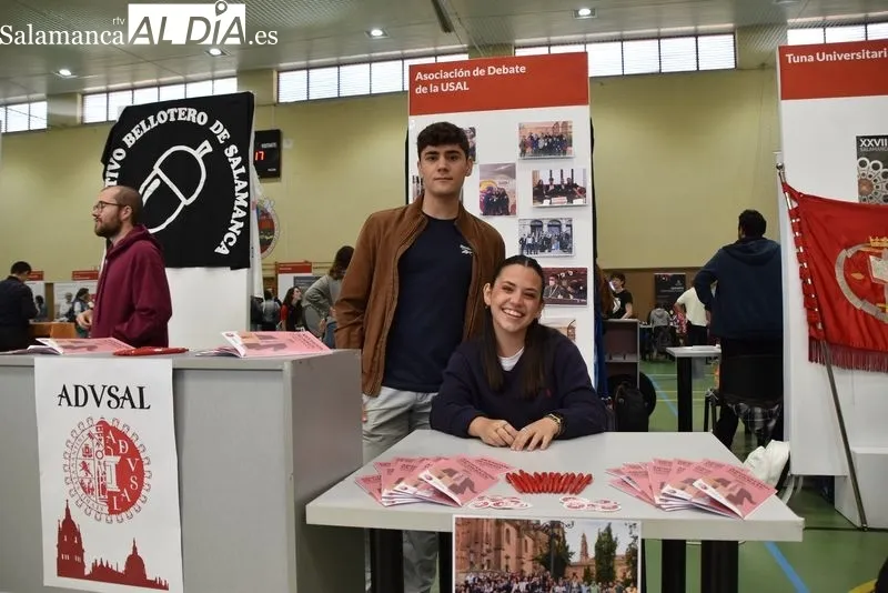 Feria de Bienvenida de la USAL en el pabellón Unamuno. Foto de Vanesa Martins