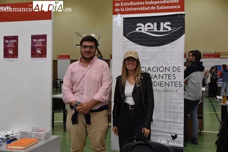 Feria de Bienvenida de la USAL en el pabellón Unamuno. Foto de Vanesa Martins