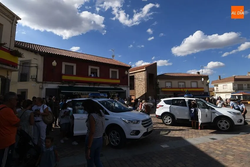 Foto 4 - La Fuente de San Esteban estrecha lazos con la Guardia Real