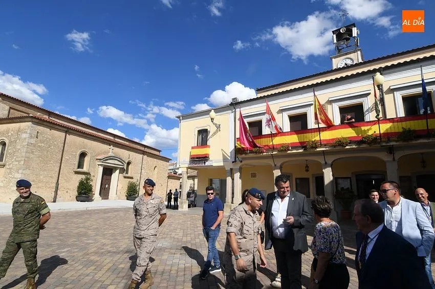 Foto 5 - La Fuente de San Esteban estrecha lazos con la Guardia Real
