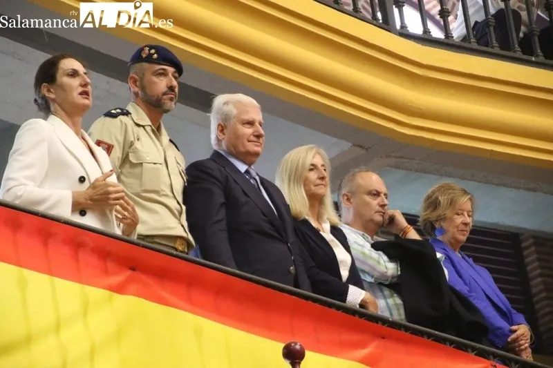 Aplaudida y emocionante exhibición de la Guardia Real en Alba de Tormes | Imagen 1