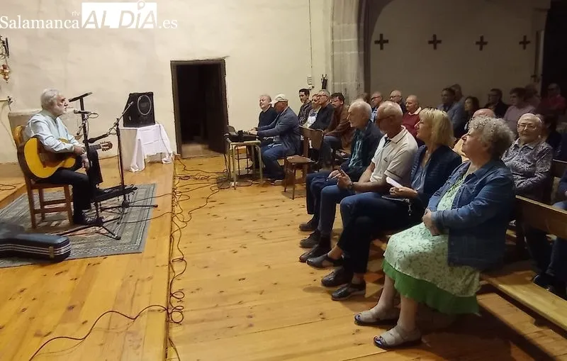Foto 2 - Lectura de poemas para recordar a Remigio Gonz&aacute;lez 'Adares'