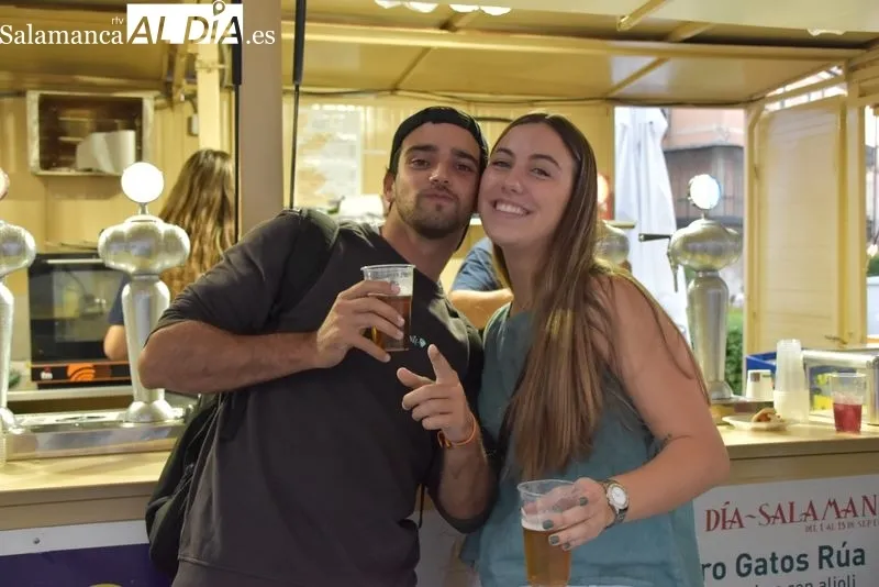 Foto 4 - Ambiente de diario en las casetas de la R&uacute;a Mayor