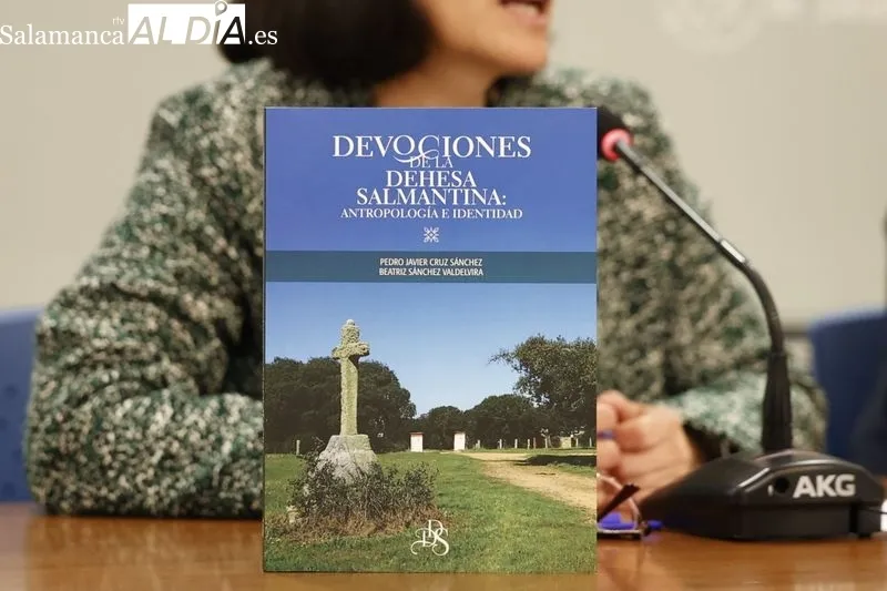 Presentación en la Diputación del libro 'Devociones de la dehesa salmantina: Antropología e identidad'. Foto de David Sañudo