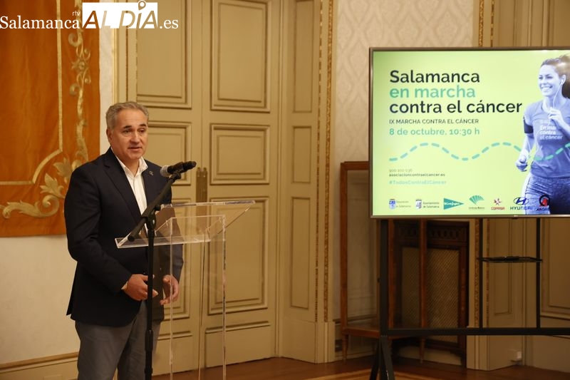Presentación en el Consistorio de la  la novena edición de ‘Salamanca en marcha contra el cáncer’. Foto de David Sañudo