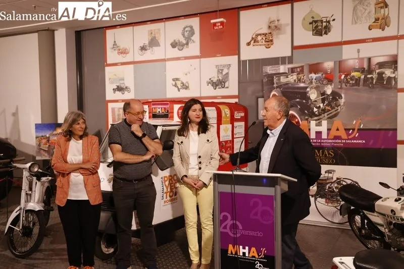 Presentación en el Museo de Automoción de este Raid Solidario de Ciclomotores a favor de Proyecto Hombre Salamanca. Foto de David Sañudo