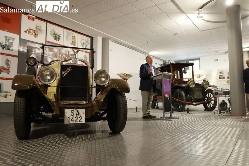 Presentación del II Concurso de Elegancia de Vehículos Clásicos Ciudad de Salamanca. Foto de David Sañudo