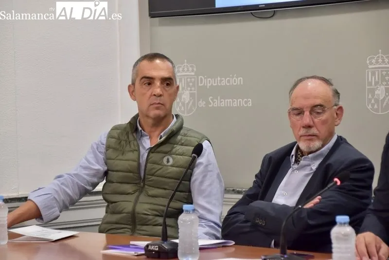 Presentación en la Diputación del nuevo número de la revista literaria 'Los Papeles del Martes'. Foto de Vanesa Martins
