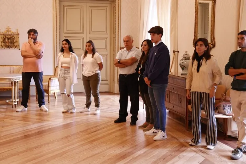 Entrega los premios a los alumnos ganadores del primer Certamen de dibujos geolocalizados organizado por el Ayuntamiento de Salamanca