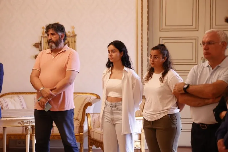 Entrega los premios a los alumnos ganadores del primer Certamen de dibujos geolocalizados organizado por el Ayuntamiento de Salamanca