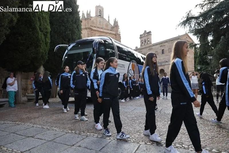 Presentación del Atlético Femenino Ciudad de Salamanca en la plaza Concilio de Trento. Foto de David Sañudo
