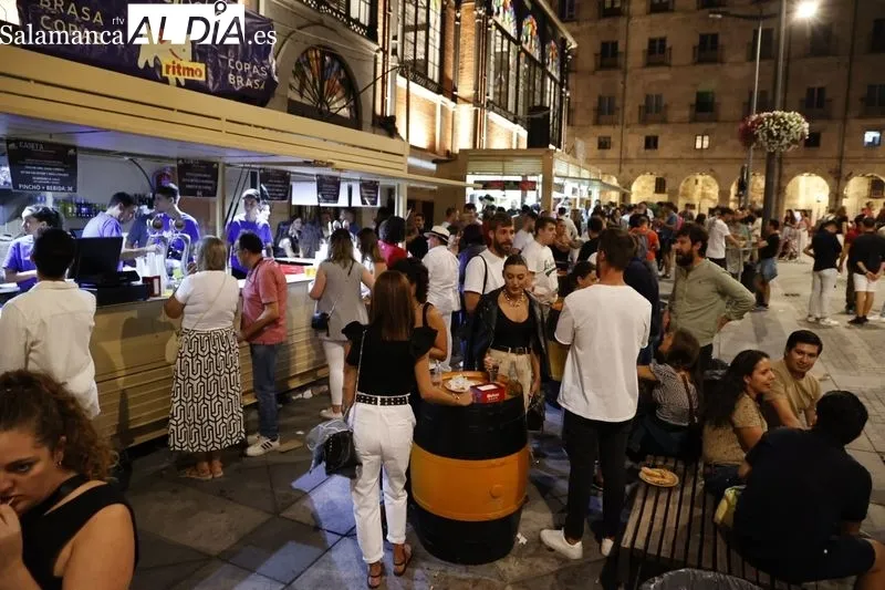Gran ambiente en las casetas de la Plaza del Mercado | FOTOS: David Sañudo 