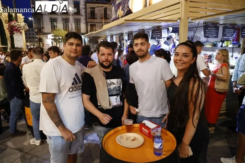 Gran ambiente en las casetas de la Plaza del Mercado | FOTOS: David Sañudo 