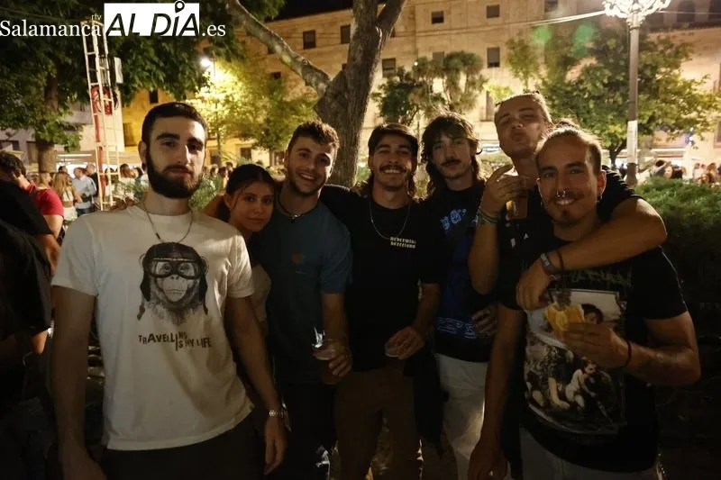 Gran ambiente en las casetas de la Plaza de Los Bandos | FOTOS: David Sañudo 