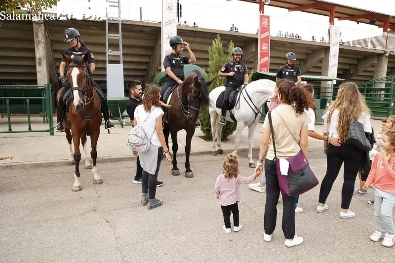 Patrulas de la Policía a Caballo en Salamaq | FOTOS: David Sañudo 