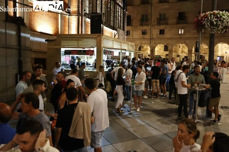 Gran ambiente en las casetas de la Plaza del Mercado | FOTOS: David Sañudo 