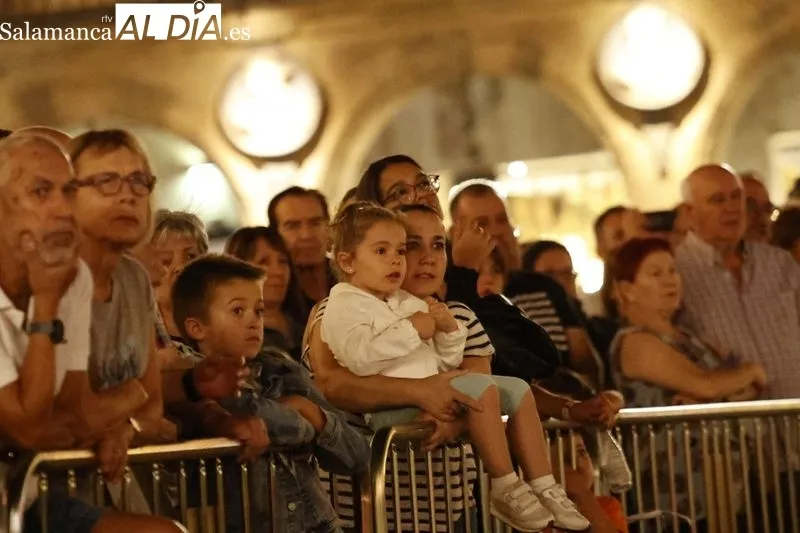 La Plaza Mayor disfruta del II Festival de Folklore Ciudad de Salamanca | FOTOS: David Sañudo 