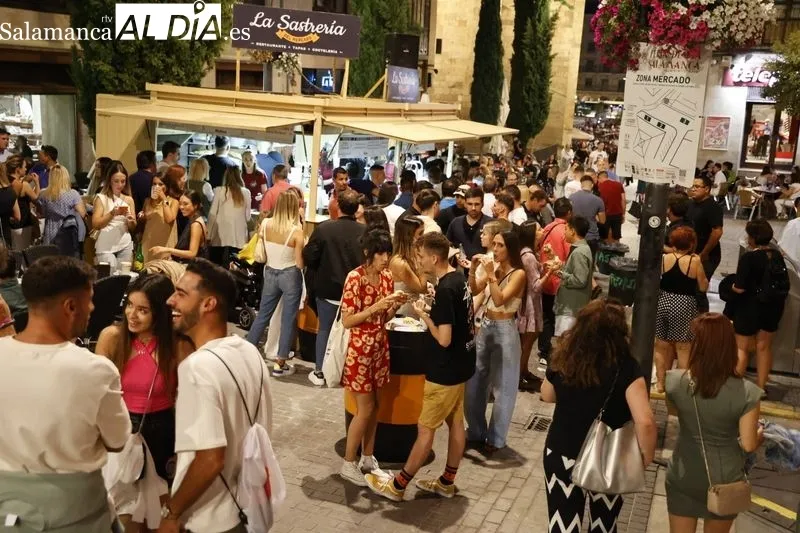 Gran ambiente en las casetas de la Plaza del Mercado | FOTOS: David Sañudo 