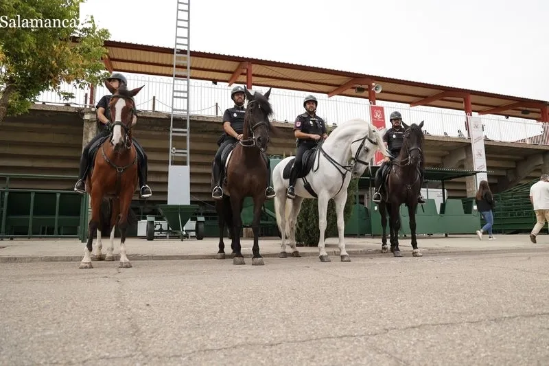 Patrulas de la Policía a Caballo en Salamaq | FOTOS: David Sañudo 