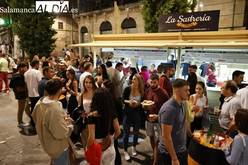Gran ambiente en las casetas de la Plaza del Mercado | FOTOS: David Sañudo 