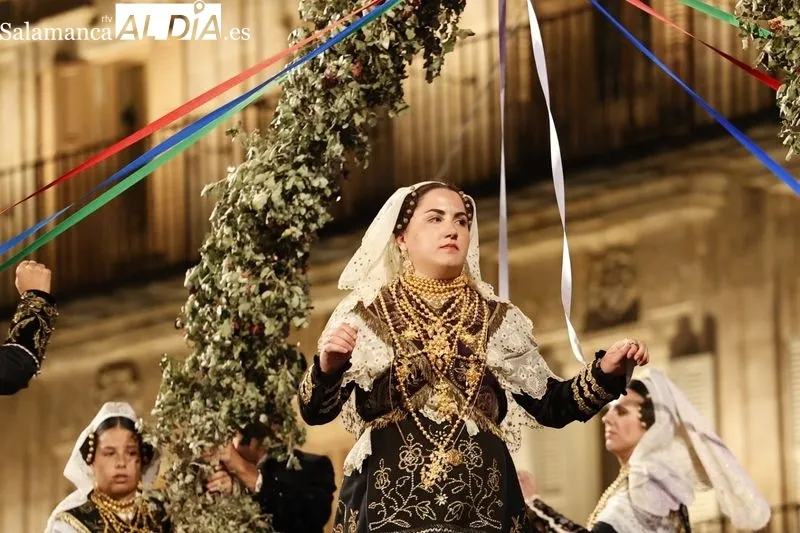 La Plaza Mayor disfruta del II Festival de Folklore Ciudad de Salamanca | FOTOS: David Sañudo 