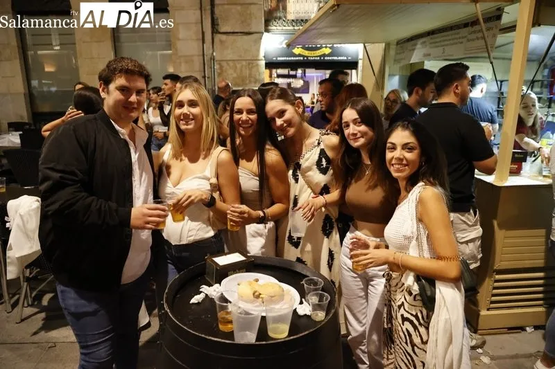 Gran ambiente en las casetas de la Plaza del Mercado | FOTOS: David Sañudo 