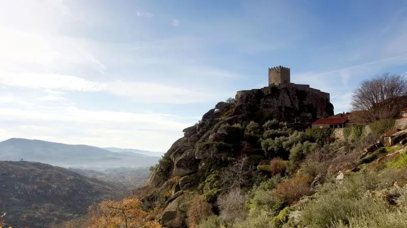 Foto 2 - Murallas con Historia recrea en Sortelha la &eacute;poca del rey Alfonso III de Portugal