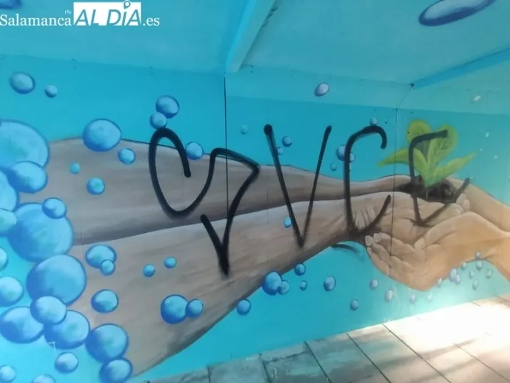 El mural del apeadero de la Alamedilla deja atrás los actos vandálicos y luce en todo su esplendor | Imagen 1