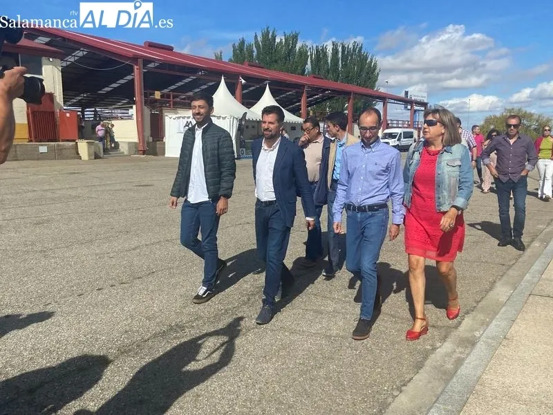 Visita a Salamaq del secretario general del Partido Socialista de Castilla y León, Luis Tudanca. Foto de Vanesa Martins