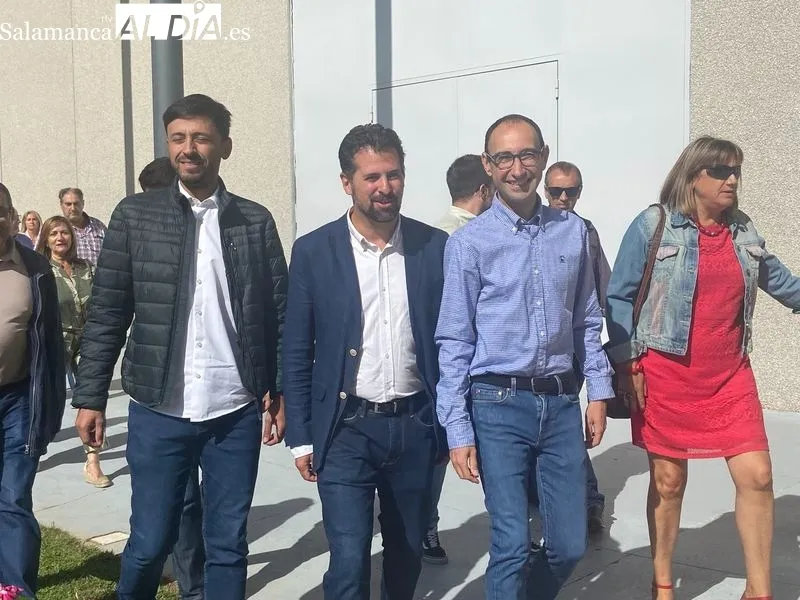 Visita a Salamaq del secretario general del Partido Socialista de Castilla y León, Luis Tudanca. Foto de Vanesa Martins