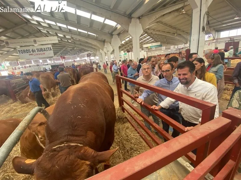 Visita a Salamaq del secretario general del Partido Socialista de Castilla y León, Luis Tudanca. Foto de Vanesa Martins