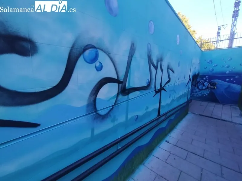 Vandalismo en el túnel del apeadero y el propio apeadero de la Alamedilla. Foto de David Sañudo