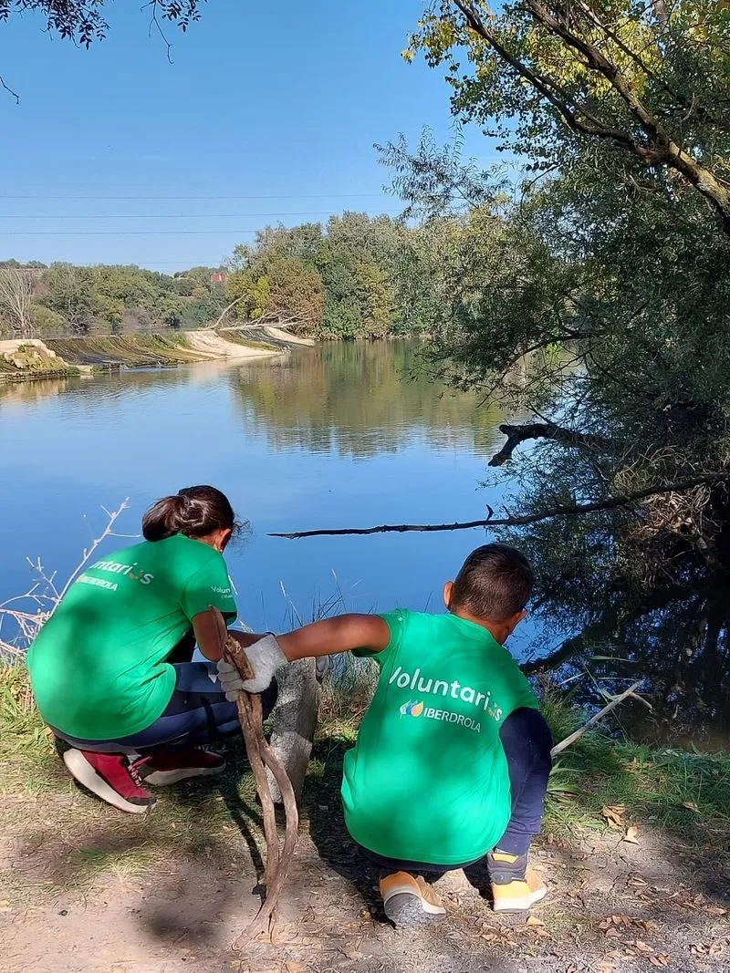 Foto 3 - M&aacute;s de 200 voluntarios de Iberdrola en Castilla y Le&oacute;n, unidos bajo el lema &lsquo;Juntos construimos el mundo que queremos&rsquo; 