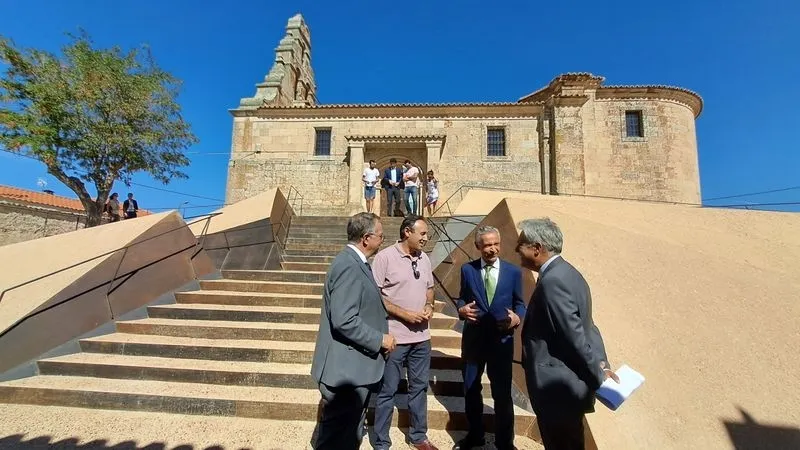 Nuevo acceso a la iglesia de Santo Tomás en Forfoleda