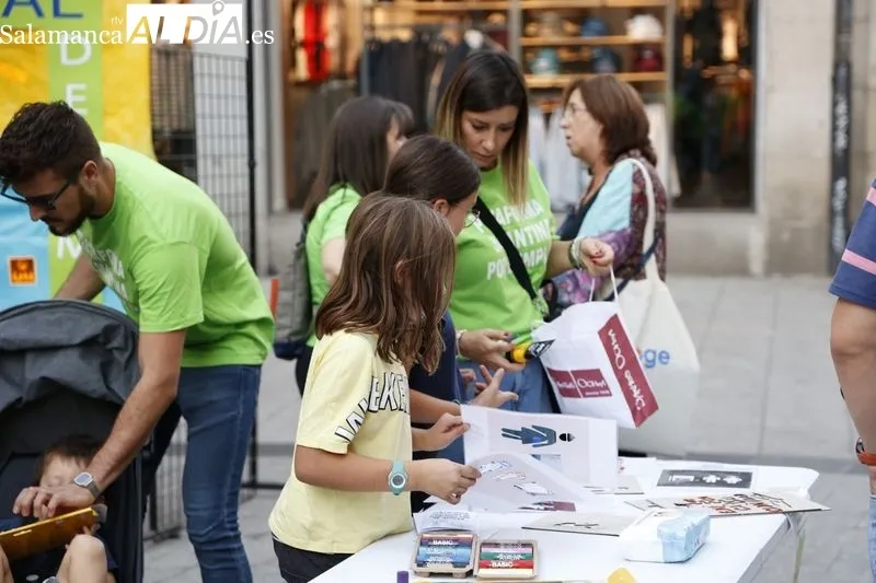 Acto en la plaza del Liceo con motivo del Día Mundial de Trabajo Decente. Fotos: David Sañudo