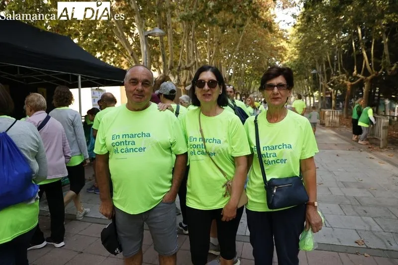 Foto 6 - Miles de personas asisten a la IX Marcha contra el C&aacute;ncer