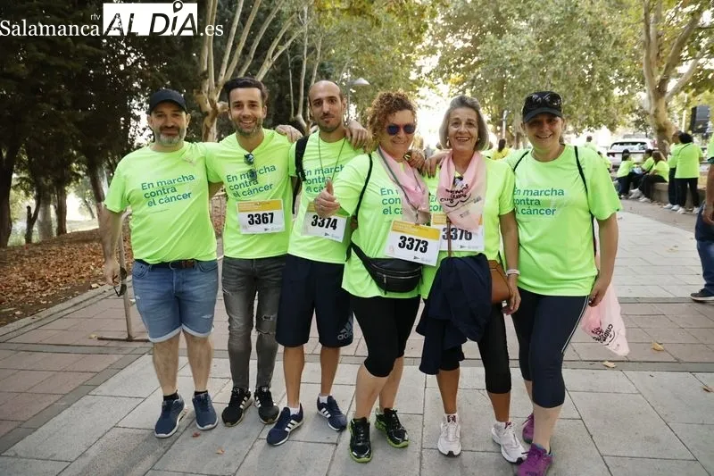 Foto 13 - Miles de personas asisten a la IX Marcha contra el C&aacute;ncer