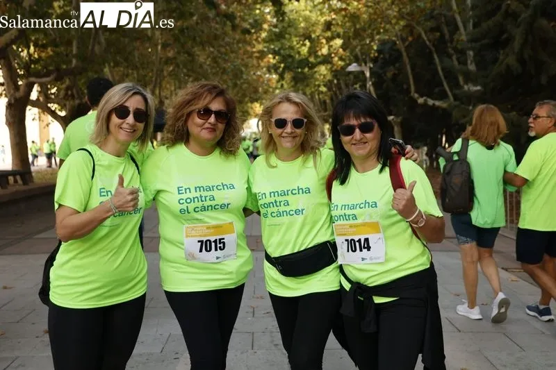 Foto 16 - Miles de personas asisten a la IX Marcha contra el C&aacute;ncer