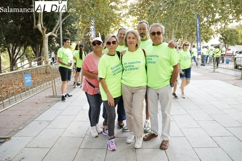 Foto 18 - Miles de personas asisten a la IX Marcha contra el C&aacute;ncer