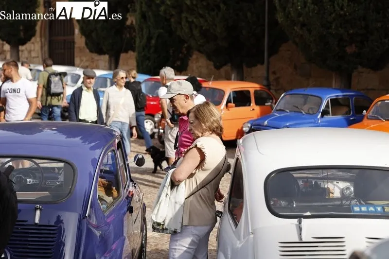 Foto 3 - Un centenar de Seat 600 rugen por las calles de Salamanca