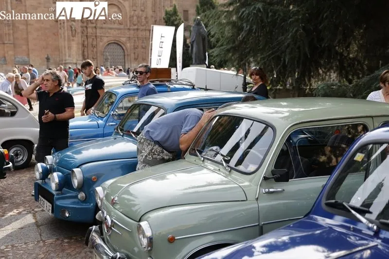 Foto 4 - Un centenar de Seat 600 rugen por las calles de Salamanca