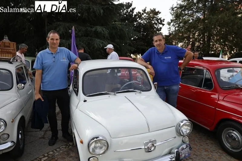 Foto 5 - Un centenar de Seat 600 rugen por las calles de Salamanca