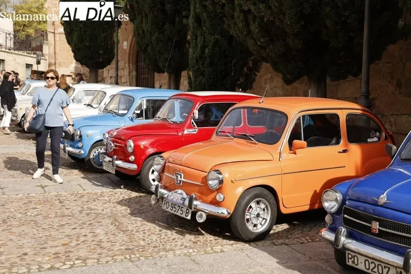 Foto 9 - Un centenar de Seat 600 rugen por las calles de Salamanca