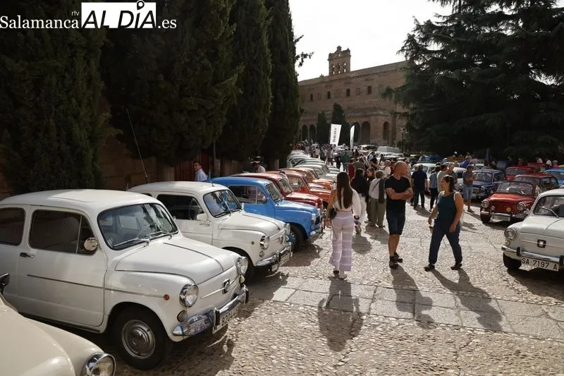Foto 12 - Un centenar de Seat 600 rugen por las calles de Salamanca